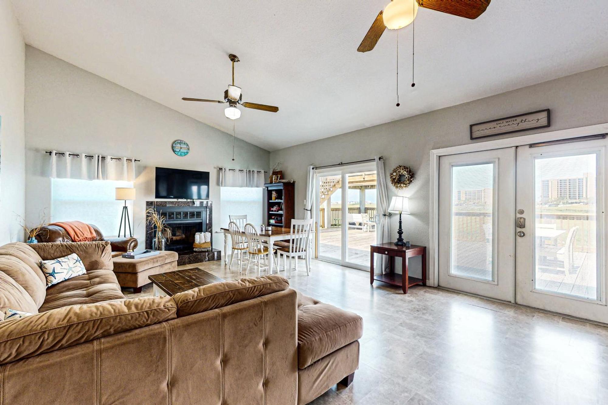 Lost Colony IV Port Aransas Room photo
