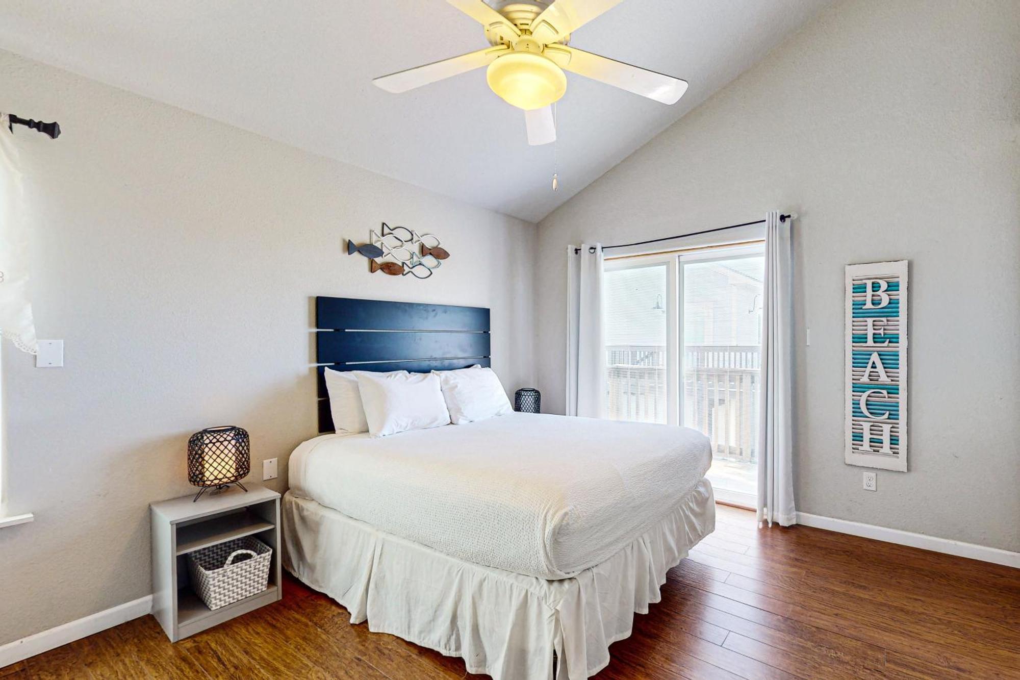 Lost Colony IV Port Aransas Room photo